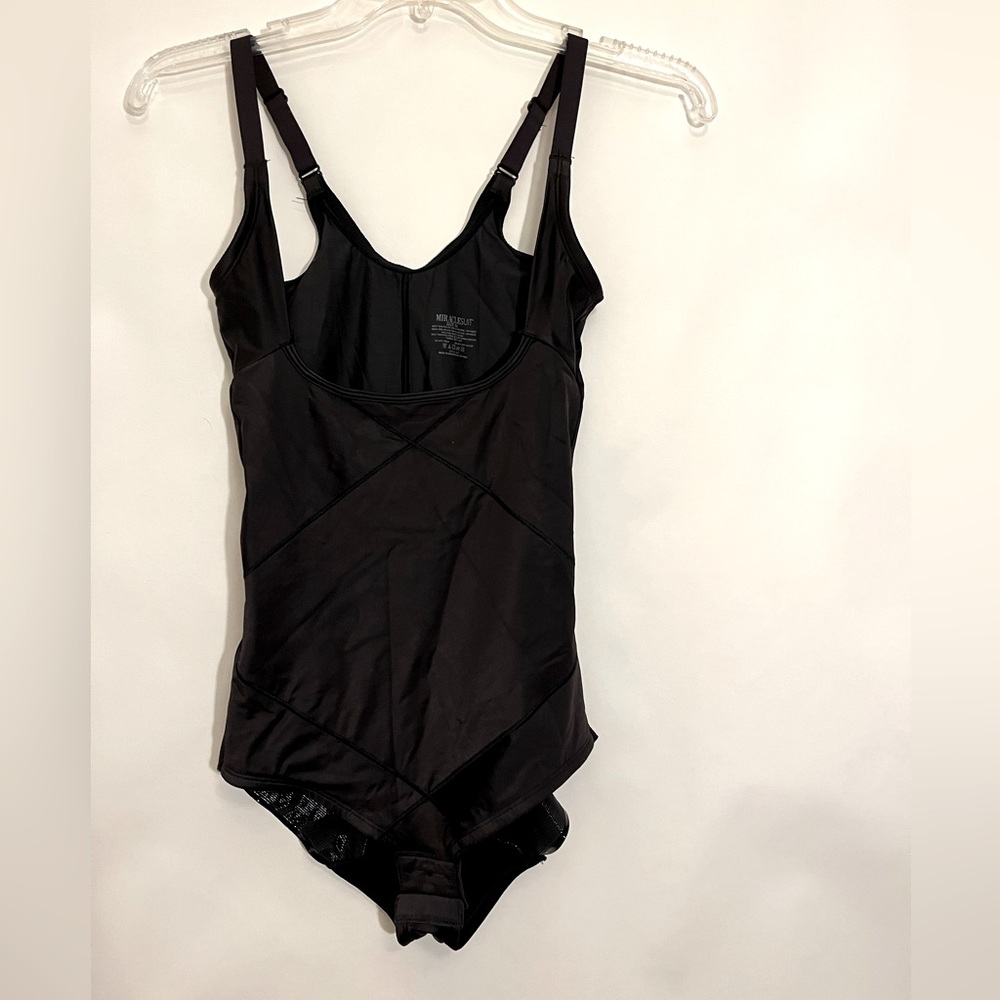 Miraclesuit shaper size medium